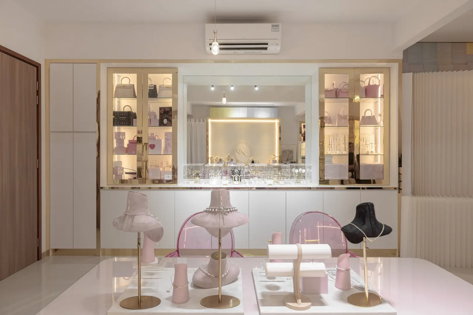 Studio consultation area